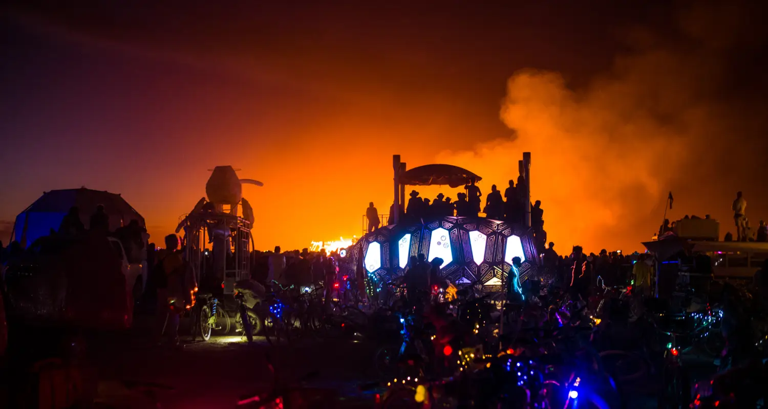 米ネバダ州のブラックロック砂漠で開催される奇祭「バーニング・マン」