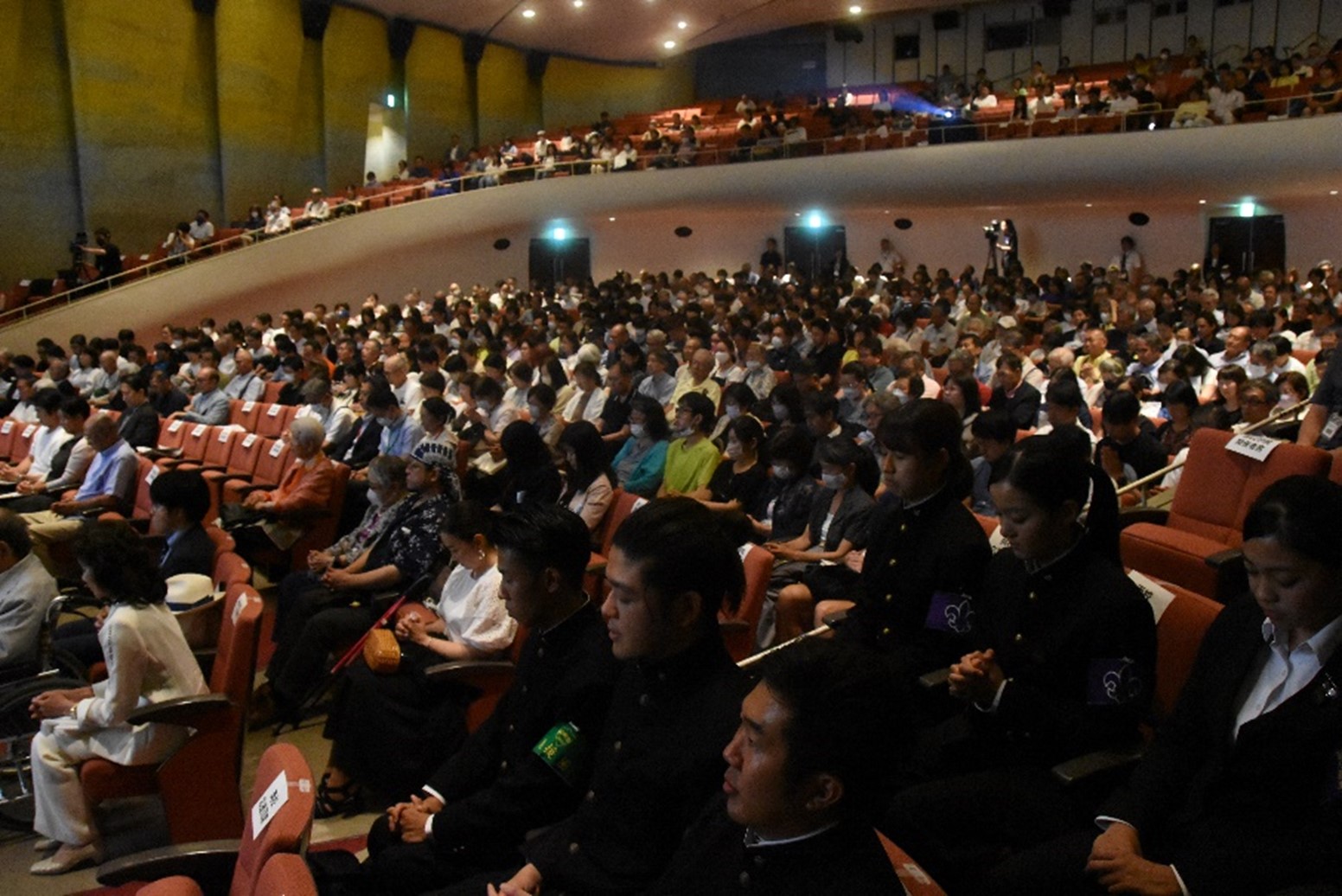 会場には約800人が集まり、ライブ配信では日本全国から約1,200人の方に視聴いただきました。