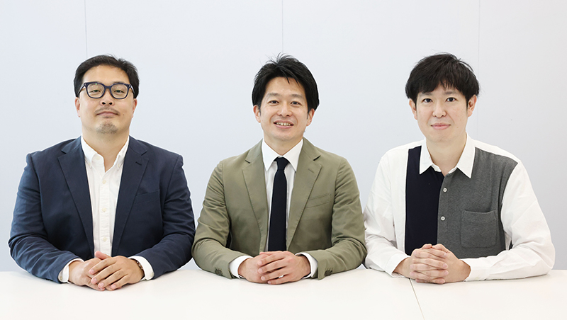 左から、小学館 広告局IP企画営業室 山口誠課長、同 第四コミック局ガガガ文庫編集部 星野博規編集長、YOMIURI BRAND STUDIO 下梶谷敦